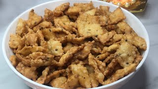 खुसखुशीत खारे शंकरपाळी  Khare Shankarpali  Salted Shankarpali  Diwali Faral Recipe [upl. by Kerred336]