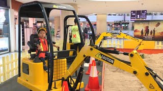 Naik Excavator Mobil Beko Ternyata Seru Banget  Riding Big Excavator At KidsWork [upl. by Sherurd660]