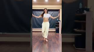 JANHVI KAPOOR BELLYDANCE VIDEO  SANJANA MUTHREJA CHREOGRAPHY  SAN SANAN [upl. by Tonjes]