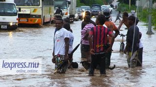 Inondations grosses frayeurs à Chamarel et CaseNoyale [upl. by Anderea]