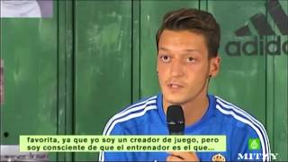 Mesut Özil le manda un mensaje a Carlos Ancelotti [upl. by Ambler]