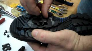 SPD Shimano Clipless Pedals  HowTo Guide  BikemanforU [upl. by Aikcir]