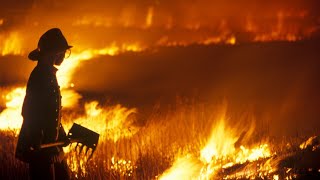 Major bushfire threatens Northern Territory’s Tennant Creek [upl. by Ellenehs]