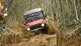 DEFENDER 90 vs RANGE ROVER CLASSIC  OFF ROAD [upl. by Elyssa]