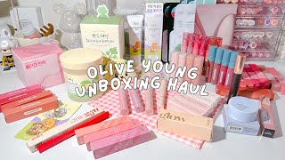 KBEAUTY HAUL  REVIEW 🇰🇷 makeup amp skincare from Olive Young 🛁🔆 [upl. by Yug]