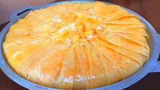 Cuisine Marocaine  La Fameuse Recette Pastilla au Poulet et Amandes [upl. by Aillimac]