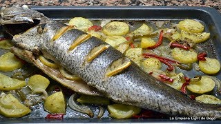 Corvina al Horno con Patatas GuarniciónPescados al Horno [upl. by Julita]