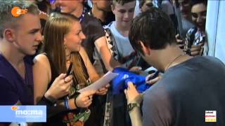 Gamescom 2013  Gamer Warteschlangen und PromiYoutuber [upl. by Ares]