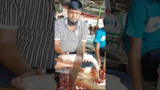 How to cut big mrigel fish cutting skills in fish market expertfishcutterinfishmarket [upl. by Herriott]