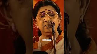 Lata Mangeshkar Live Performance hindi songlovesong [upl. by Amalburga]