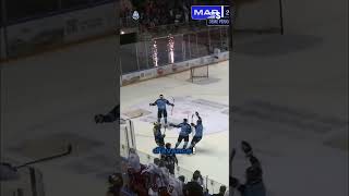 Le leader chute à Marseille 🏒 [upl. by Edik]