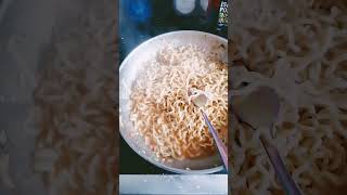 Yumsu Chilli Fire Extreme Flavour Noodles Amoy Palang Grabe Anghang viral viralvideo Short Video [upl. by Maleki]