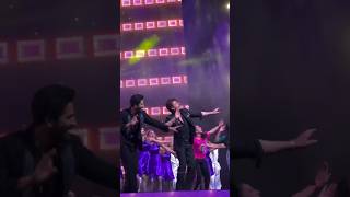 Shah Rukh Khan and Vicky Kaushal dancing on Mere Mehboob IIFA awards show iifa2024 shorts [upl. by Ydnam]