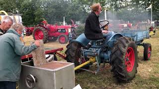 Demonstraties met oldtimer trekkers en werktuigen door de Stichting Bovem uit Bourtange [upl. by Aneeles45]