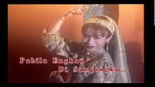 AMELINA amp SHEEDA  Secangkir Madu Merah KARAOKE [upl. by Ledah152]