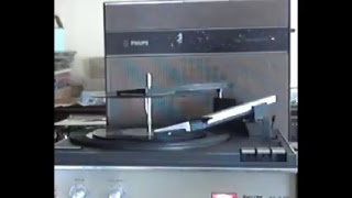 Spinning My PHILIPS 047 record Player in stereo Mode [upl. by Gallager]