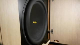 Dayton Audio UM1822 18 inch subwoofer excursion [upl. by Sonaj]