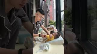 This AMAZING DAD Taking Care of Twin Babies Like a Pro 👶👶 identicaltwins superdad cutebabyvideo [upl. by Aisitel]