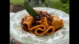 Pappardelle al ragù dellOsteria del Cinghiale Bianco [upl. by Wennerholn]