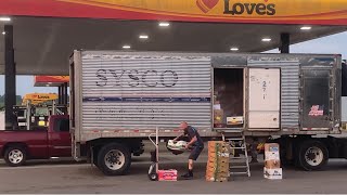 🔴Sysco Driver making a delivery to Love’s Truck Stop 28ft trailer loaded from front to back 💰💰💰 [upl. by Newob]