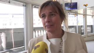 Isabella Lövin kommenterar sin situation [upl. by Phelps]