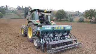 Nuova Seminatrice Regina Modello quotPLUSquot  New Model of Regina Seed drill quotPLUSquot [upl. by Quinlan]