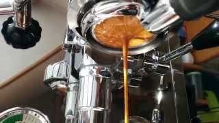 Rocket R58 VST Double Espresso extraction [upl. by Dronski162]