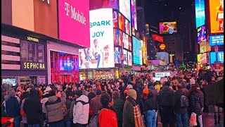 ❄️🗽 Winter Weekend Walk Times Square Tour New York City🚶‍♂️✨ [upl. by Kenlee64]