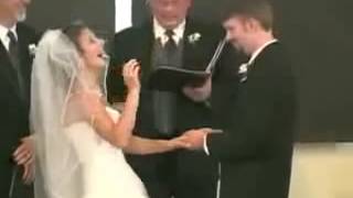 Novia con ataque de risa en plena Boda [upl. by Nymassej]