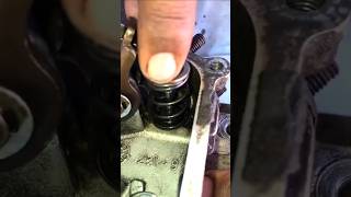 How to fitting valves chatcher shorts automobile [upl. by Rfinnej]