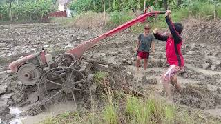 Singkal Tanah Alot Traktor Sawah G1000 Bajak Sawah Di Lahan Tanah Alot Dan Lengket [upl. by Atiruam]