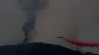 Incendi in California il fuoco minaccia le case a Lake Elsinore [upl. by Strickland]