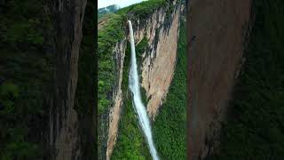 Chongqing Mountain Mysterious Waterfall travel discoverchina mountains [upl. by Nabi589]