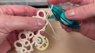 Split chain in shuttle tatting [upl. by Catherina]