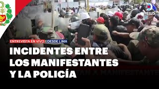 Paro de transportistas en Perú Manifestantes se enfrentan a la policía  DNews [upl. by Adnawt]