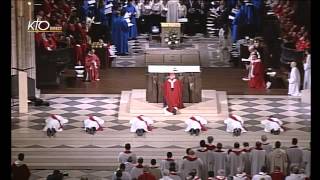 Ordinations sacerdotales à NotreDame de Paris [upl. by Llehsor]