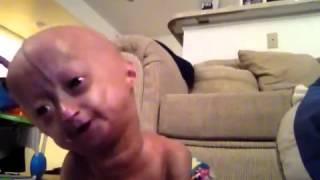 Adalia Rose  Signing jesus love me [upl. by Retsae]