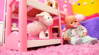 Juegos con Baby Born Compramos una cama de dos pisos para la muñeca Annabelle Video para niñas [upl. by Alleras]