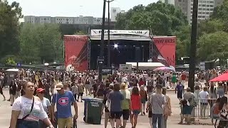 Shaky Knees festival brings the crowds [upl. by Acinor]