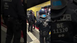 Berliner Polizei 👮🏻‍♂️🚨 Berlin deutschland [upl. by Essie238]