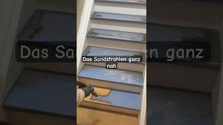 Altbeschichtung vom Holz entfernen Holztreppe sandstrahlen [upl. by Hrutkay]