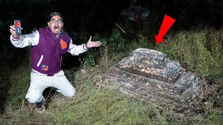 100 साल पुराना भूतिया कब्रिस्तान  Visiting 100 Year Old Haunted Graveyard [upl. by Anitrak]