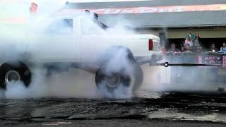 4 WHEEL BIG TRUCK BURNOUT  ALL 4 TIRES SPIN AT TRUCK WARZ [upl. by Pachston]