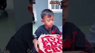 TIAN NYISAIN PIZZA BUAT AZKA☺️😅 trending comedy humorsegar funny ngeshortsbareng [upl. by Richela]