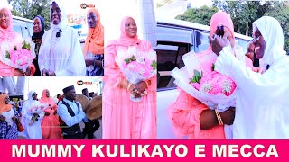 LABA ESANYU MAAMA WA DR KULTHUM NE MUWALAWE BAKABIDDE KUKISAAWE ENTEBBE NGA AKOMYEWO OKUVA E MECCA [upl. by Markiv882]