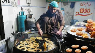 Famous Grato Jalebi Making  Crispy Jalebi at Street Food of Rawalpindi Pakistan By Irtiqa Kitchen [upl. by Alekehs280]