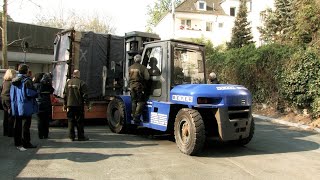 Kölner Zoo  Umzug der Flusspferde in das neue Hippodom [upl. by Carlita]