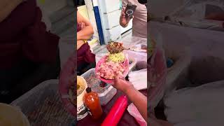 Tostadas de guisado en puesto callejero [upl. by Annaehs537]