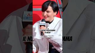 Benvenuti a quotLArisa in Direttaquot il nuovo show televisivo di Arisa a TheVoiceKidsIt 😂 [upl. by Atel]