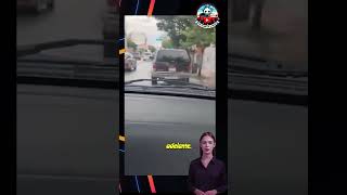 Pareja abandona a un perrito pero al ver que los grababan lo vuelven a subir al auto viral [upl. by Anthia233]